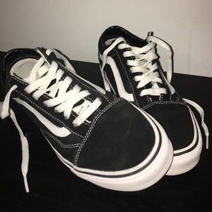Old Skool Classic Vans - Black (Suede Toe) - Sz 7